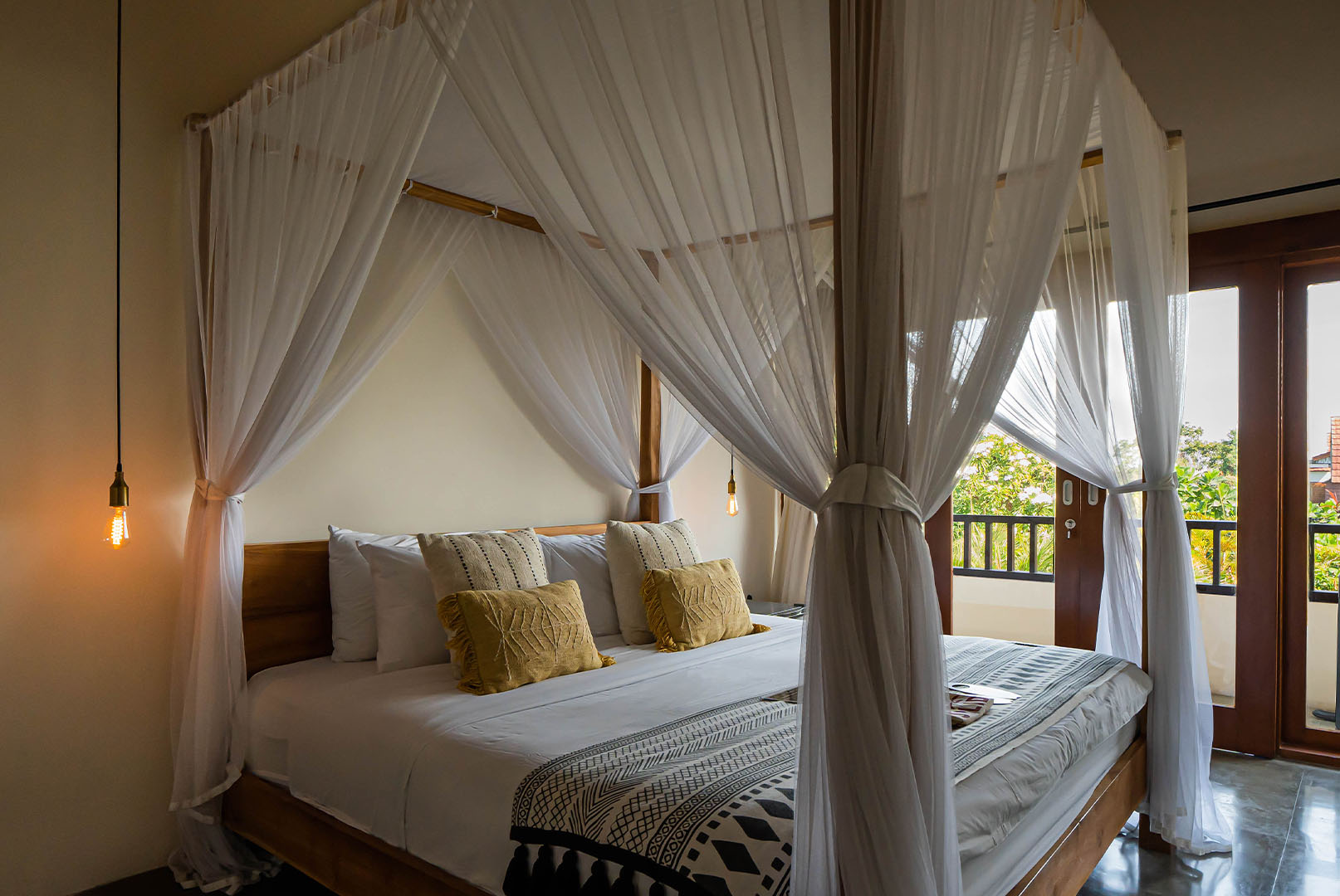 Superior Room Bed Left View - Sōleïa Surf Camp Bali