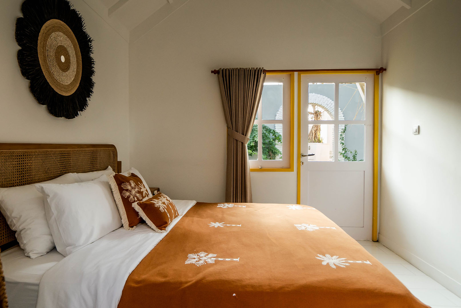 Wooden Cabin at Soleia Surf Camp – A Cozy Surf Retreat in Canggu, Bali - 7